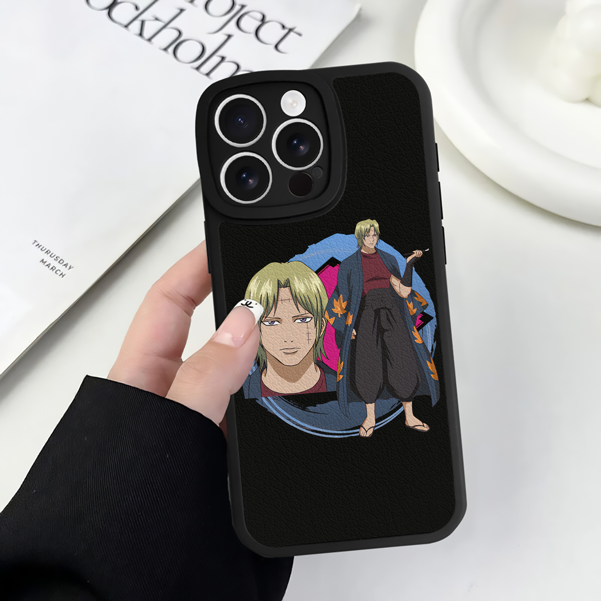 （画像用） ぎんたま 坂田銀時（さかたぎんとき） 神楽 志村新八（しむら しんぱち） GINTAMA Sakata Gintoki Kagura Shimura Shinpachi 【iPhone 16シリーズ対応】シリコンスマホケース（レザー調） 材質：シリコン